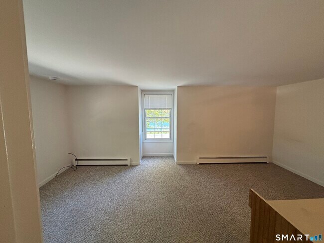 Building Photo - 204 Westbrook Rd