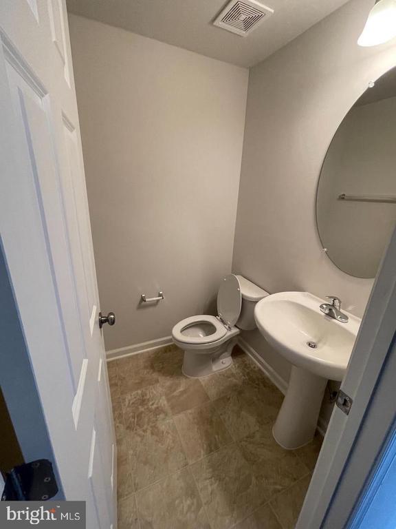 Building Photo - 202 Norland Knoll Dr