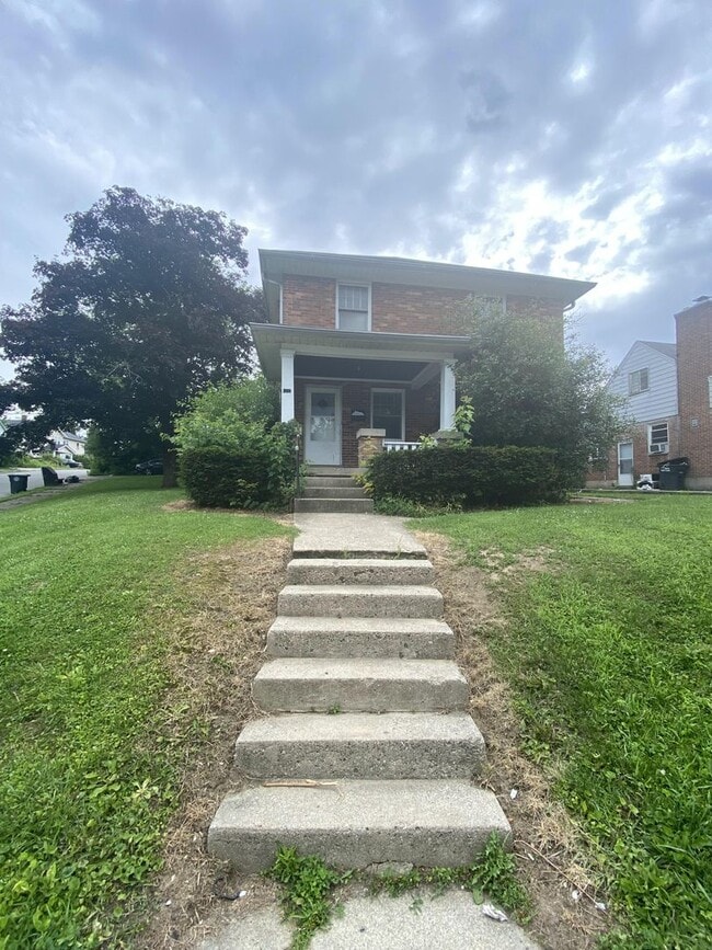 Building Photo - 500 W Parkwood-2125 Mayfair Rd