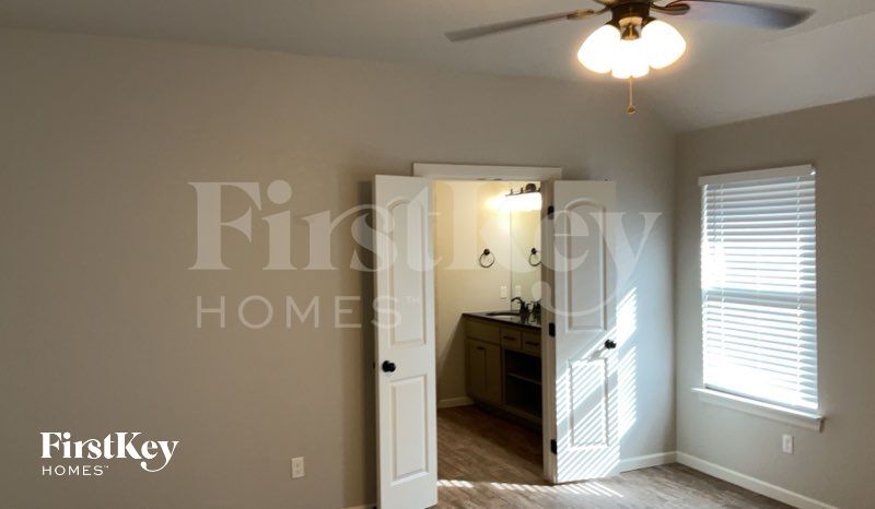 Building Photo - 16716 Doyle Dr