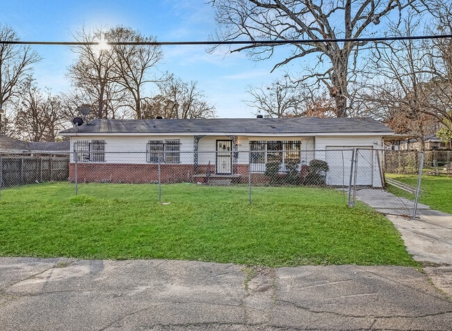 Building Photo - 1121 Wheeler St