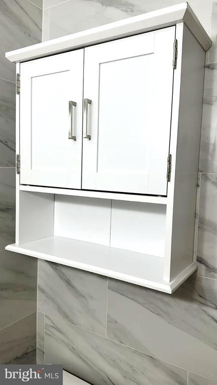 Building Photo - 24 W Hancock St