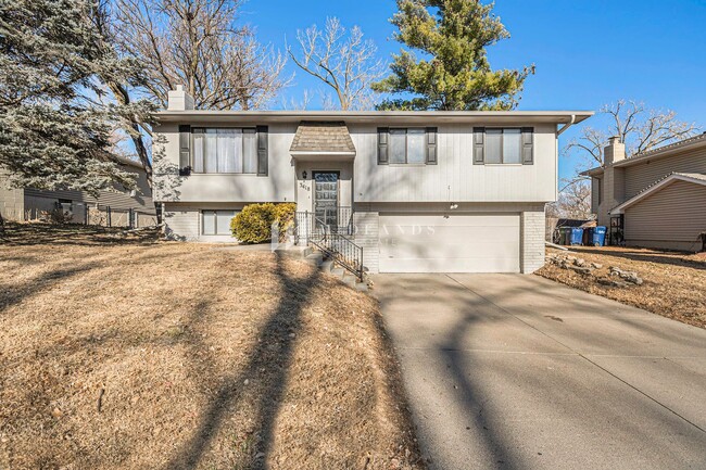 Primary Photo - Split-Entry Home in Golden Hills