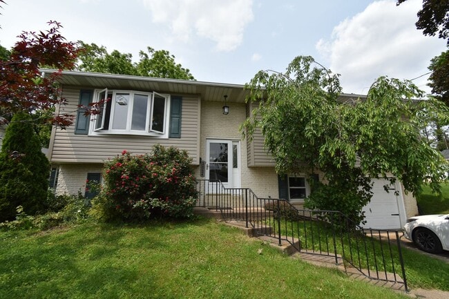 Primary Photo - 3 Bedroom Home in Camp Hill