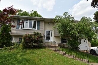Building Photo - 3 Bedroom Home in Camp Hill