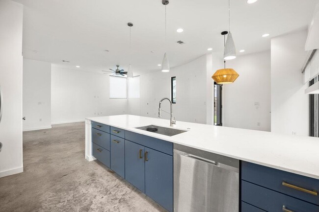 Building Photo - 4711 Gonzales St