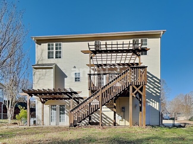 Building Photo - 5420 Springhouse Farm Rd