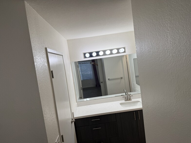 Building Photo - 11586 Fury Ln