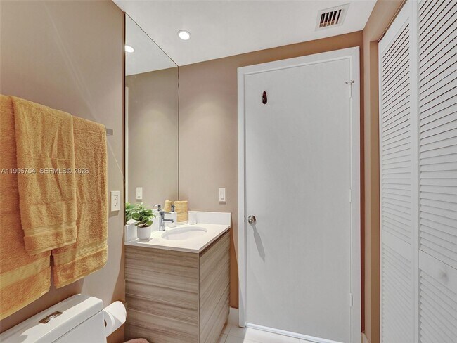 Building Photo - 121 NE 34th St