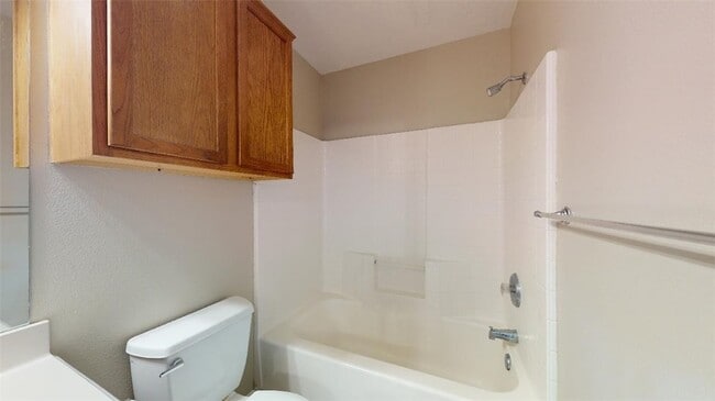 Building Photo - 505 Camp Ct