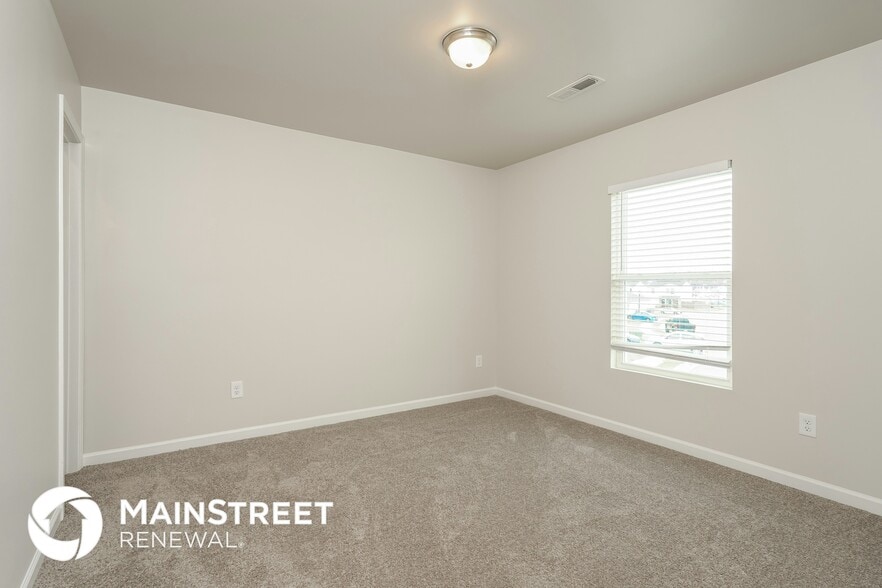 Building Photo - 3800 Bellingham Ct