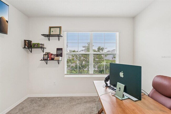 Building Photo - 15825 Mauvewood Ave