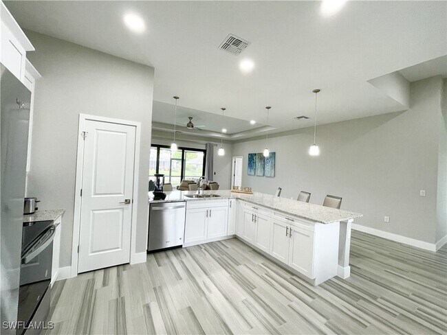 Building Photo - 812 SW 8th Pl