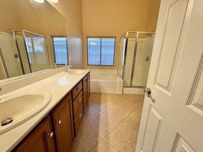 Building Photo - SINGLE STORY 4 BEDROOM HOME IN CUL DE SAC LOCATED IN NORTH LAS VEGAS