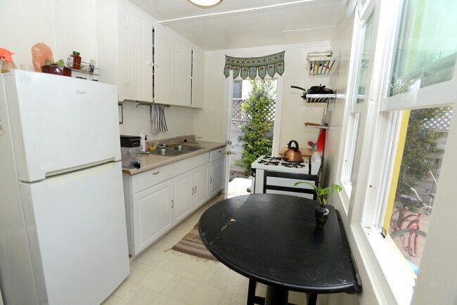 Building Photo - 658 San Juan Ave