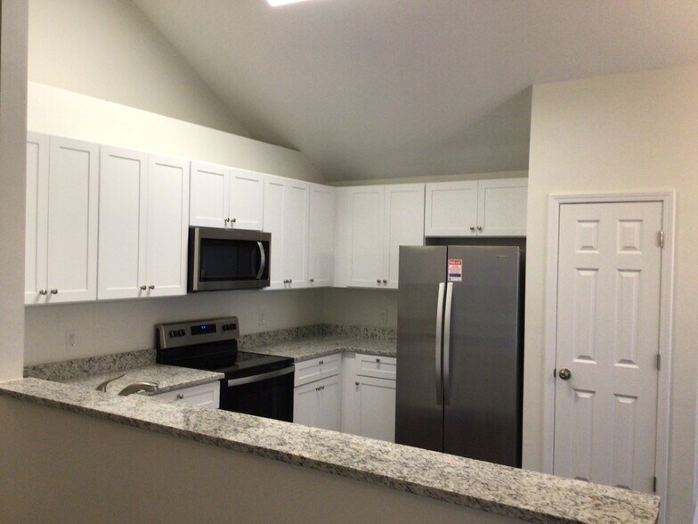 Building Photo - 126 Aquinnah Dr