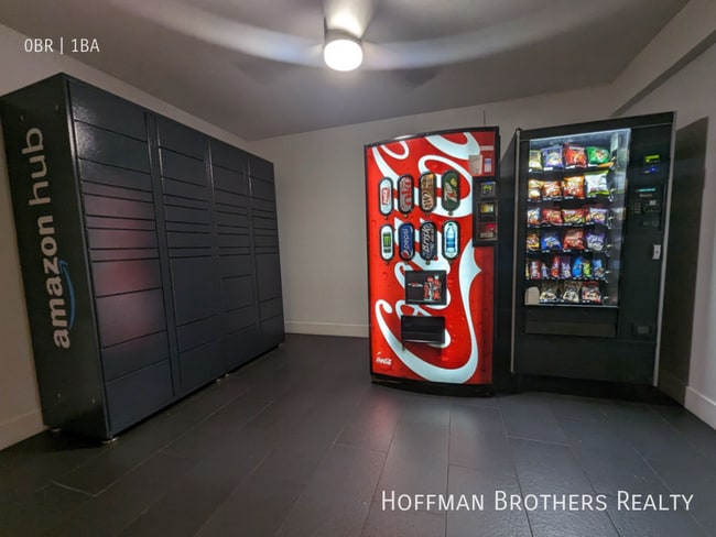 Building Photo - 1811 Tamarind Ave Los Angeles, CA 90028