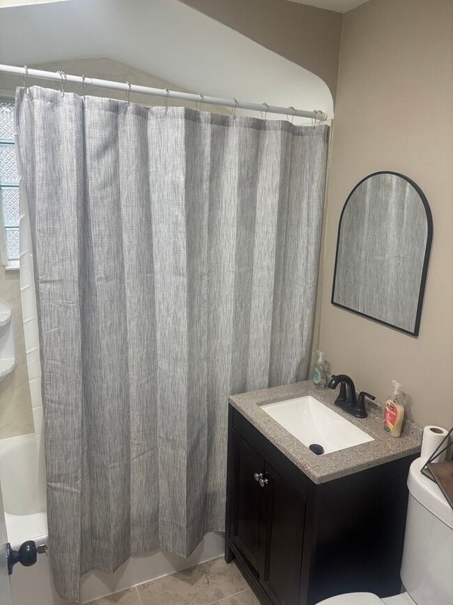 Building Photo - 3334 Prairie Ave