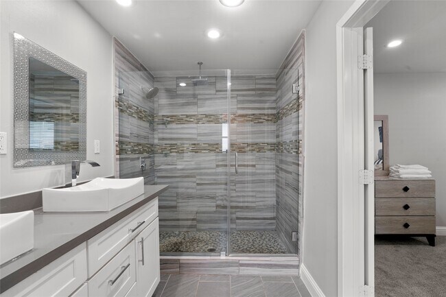 Building Photo - 5027 Wigton Dr