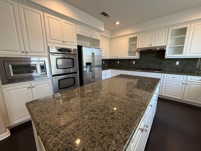 Building Photo - 2750 Dove Tail Dr