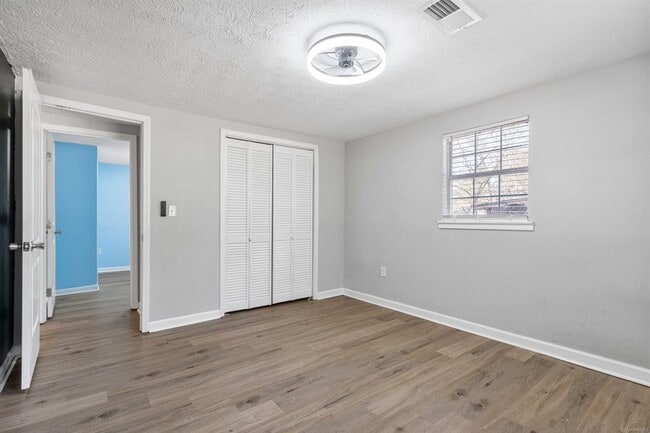 Building Photo - 1216 Old Rdg Rd E