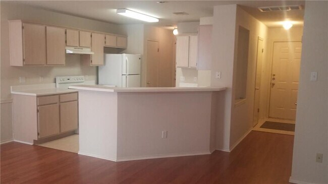 Building Photo - 9629 Sugar Hill Dr