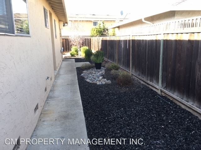 Building Photo - 1715 Foxworthy Ave