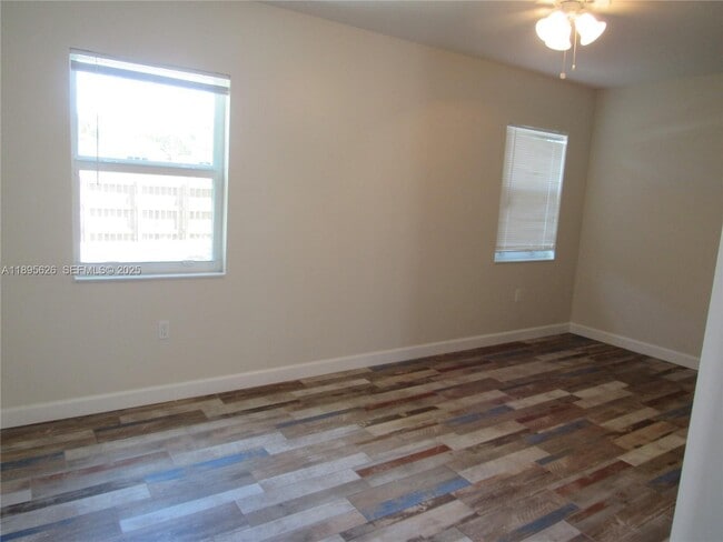 Building Photo - 440 NW 15th Ave