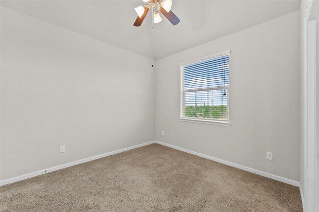 Building Photo - 9611 Knights Station Dr
