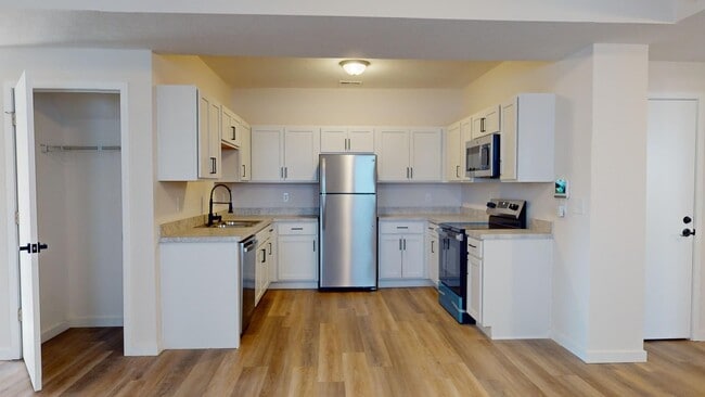 Building Photo - IMMACULATE - Clark / Fulton Area - 3 Bedrooms - 3 Baths - Single Family Home