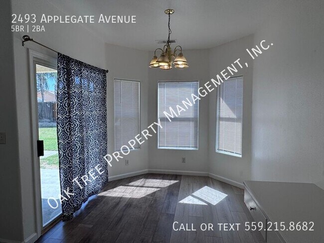 Building Photo - 2493 Applegate Ave