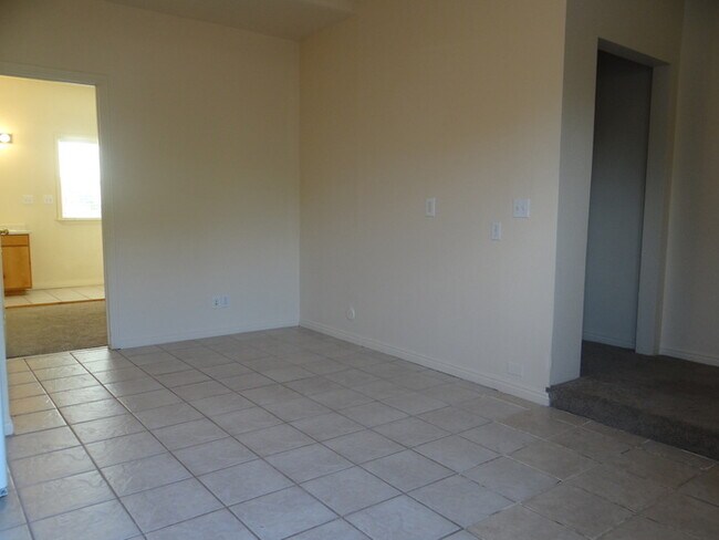 Building Photo - Fabulous Home- With Mother in Law Apartment