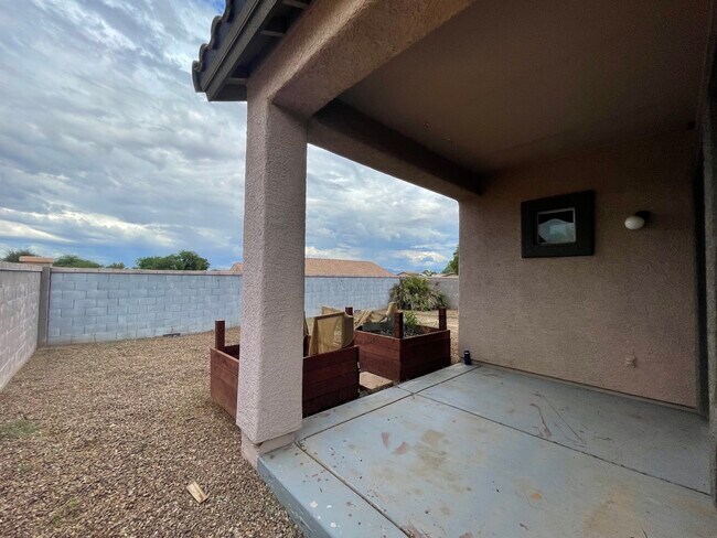 Building Photo - 14559 S Camino Larga Vista