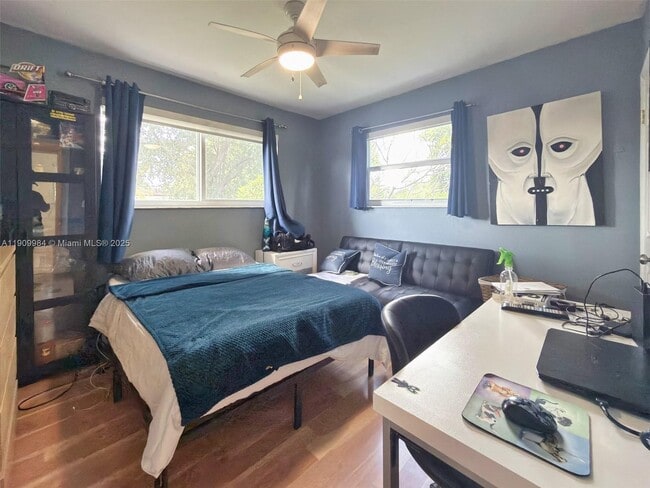 Building Photo - 10965 SW 116th St