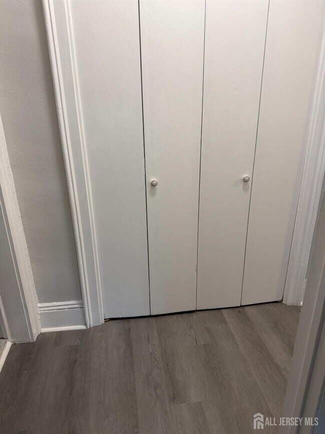 Building Photo - 76 S Adelaide Ave