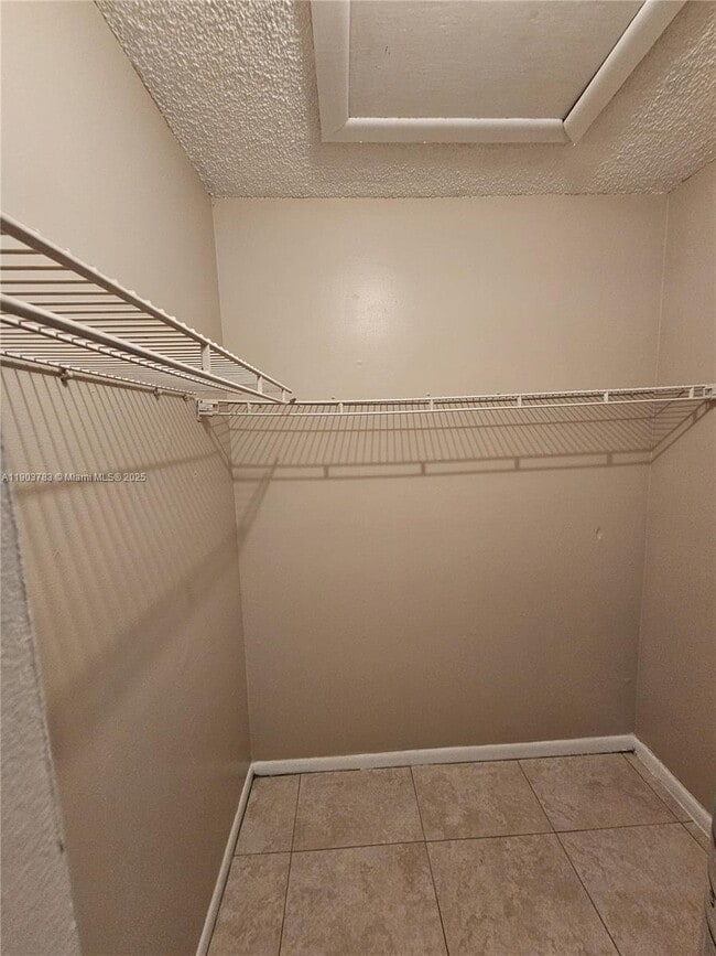 Building Photo - 1630 Sandpiper Blvd