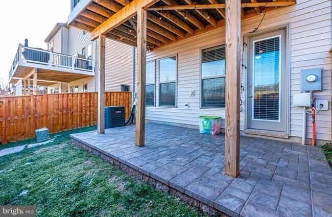 Building Photo - 42440 Dogwood Glen Square