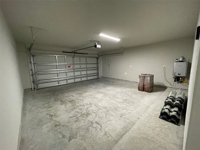 Building Photo - 2302 Hazel Berry St