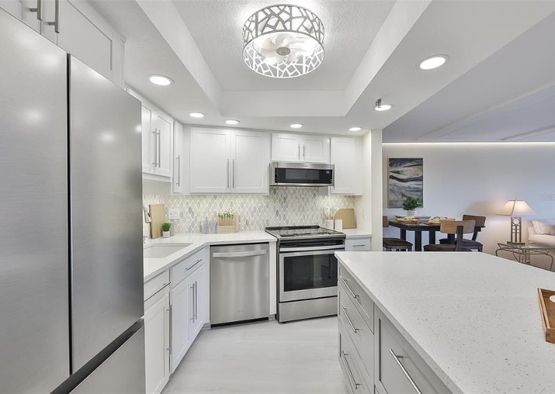 Building Photo - 7430 Sunshine Skyway Ln S