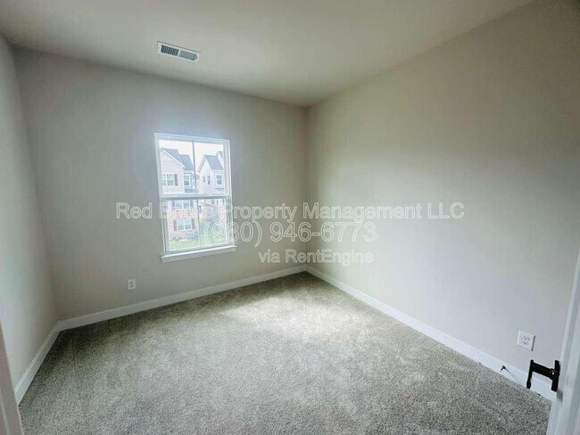 Building Photo - 9902 Oaklawn Blvd NW