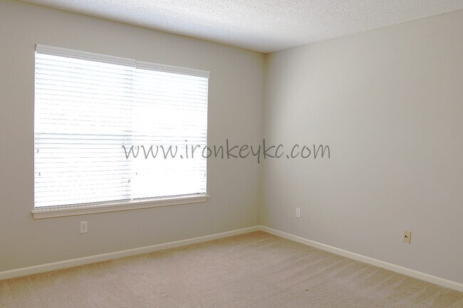 Building Photo - 9221 Boehm Dr
