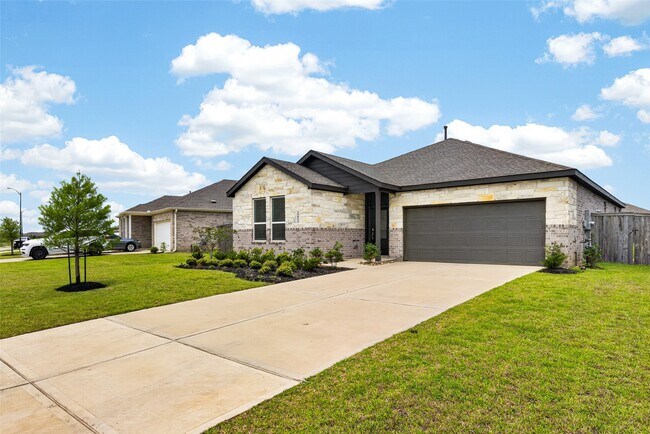 Building Photo - 28622 Great Saddle Trl