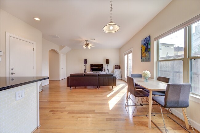 Building Photo - 3707 Main Poplar Dr