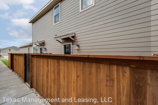 Building Photo - 2 br, 2 bath House - 631 Harvest Moon Drive