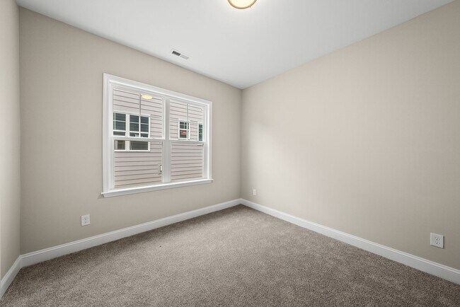 Building Photo - 7994 Humie Olive Rd