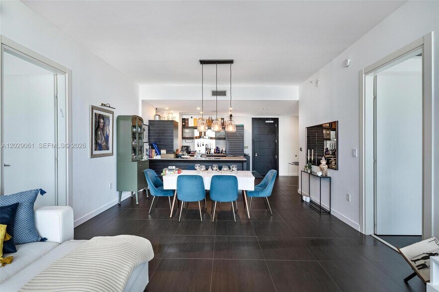 Building Photo - 200 Biscayne Boulevard Way