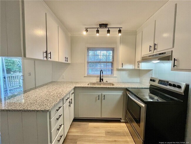 Building Photo - 3522 Thomas Dr