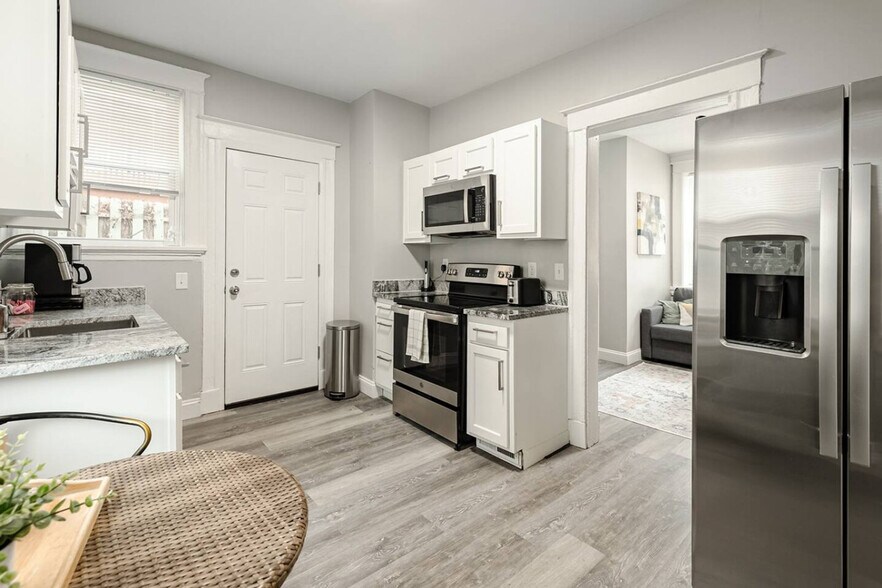 Building Photo - 216 Gilman Ave