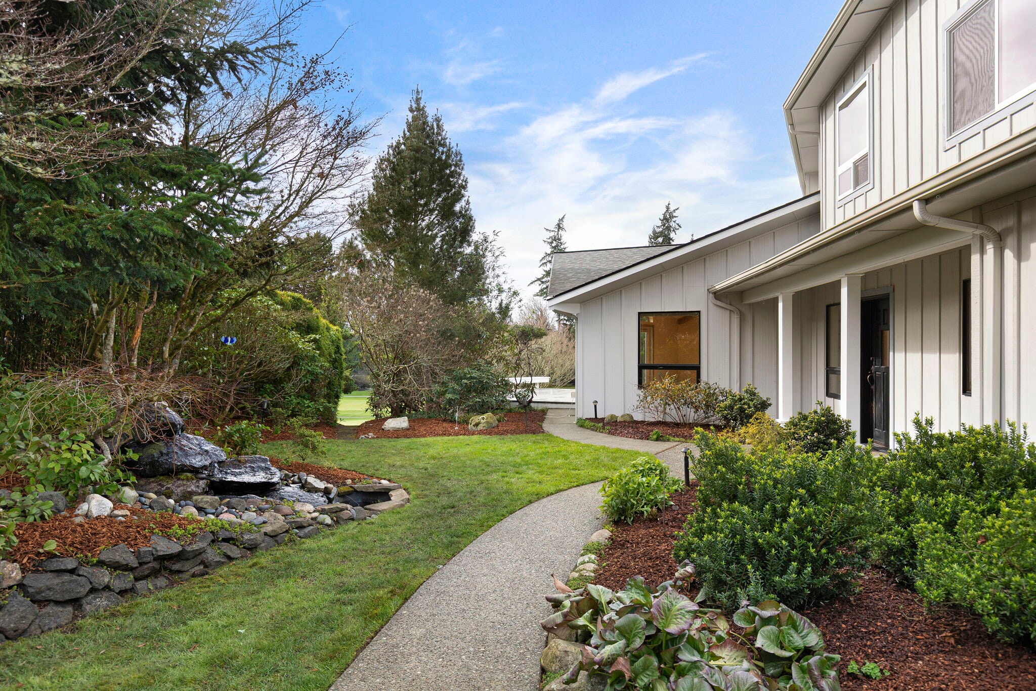 Beautiful garden. - 1123 Cherry Ave NE