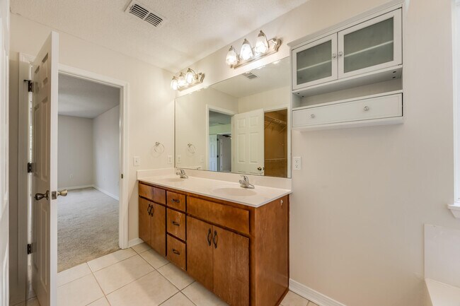 Building Photo - 4555 Wolf Track Ridge